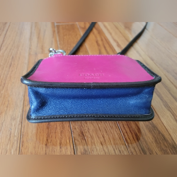 Coach - Picture 4 of 9